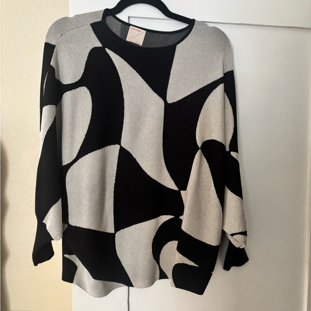 Kerisma Ryu Shasha Abstract Black/White Sweater